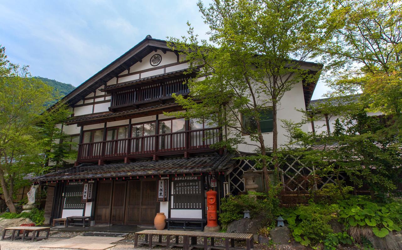 Hotel Honke Bankyu à Nikkō Extérieur photo