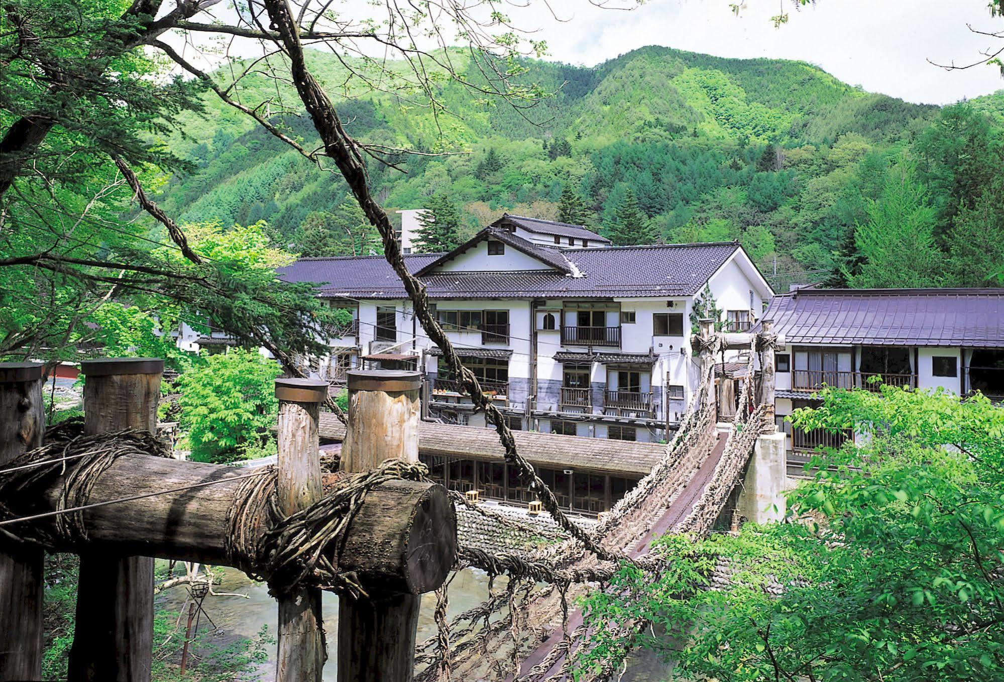 Hotel Honke Bankyu à Nikkō Extérieur photo