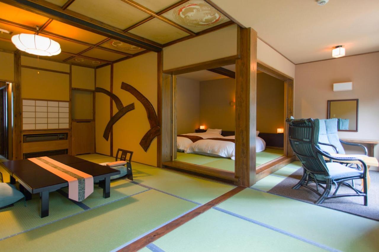 Hotel Honke Bankyu à Nikkō Extérieur photo