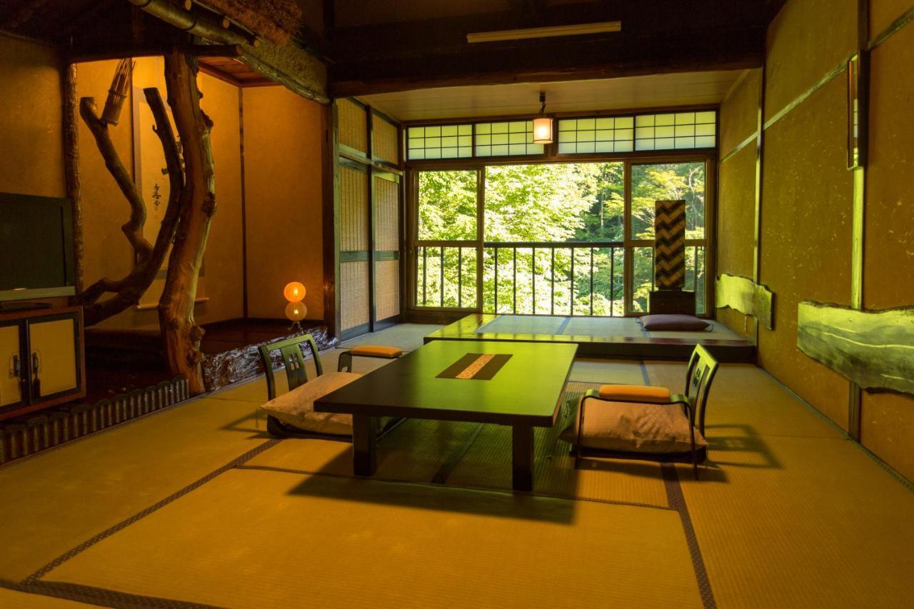 Hotel Honke Bankyu à Nikkō Extérieur photo