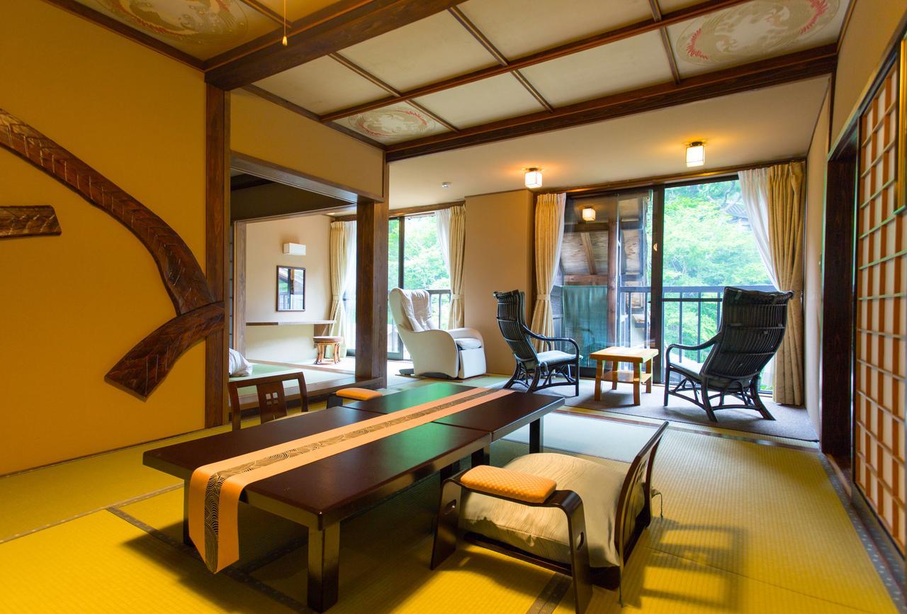 Hotel Honke Bankyu à Nikkō Extérieur photo
