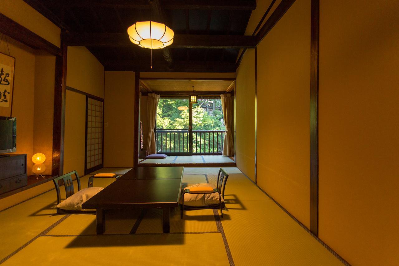 Hotel Honke Bankyu à Nikkō Extérieur photo