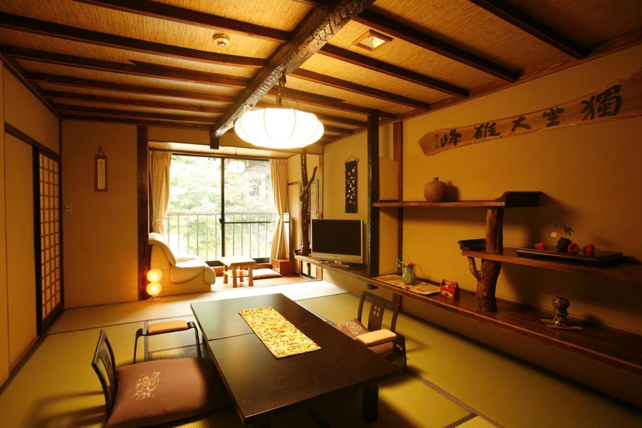 Hotel Honke Bankyu à Nikkō Extérieur photo