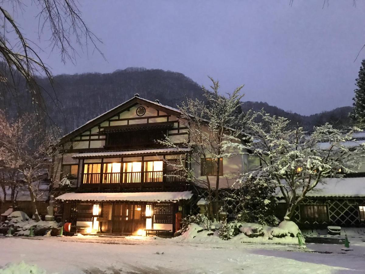 Hotel Honke Bankyu à Nikkō Extérieur photo