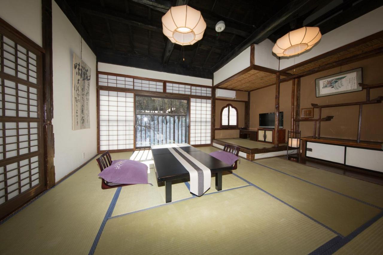 Hotel Honke Bankyu à Nikkō Extérieur photo